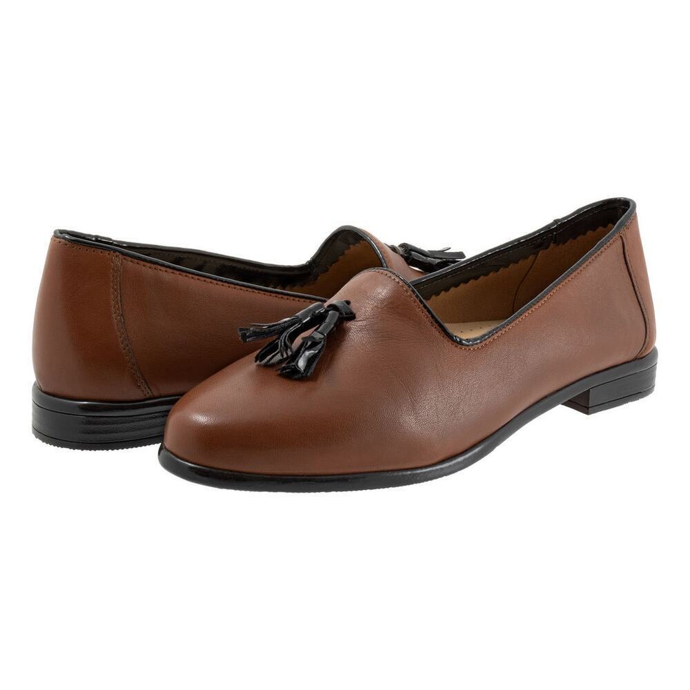 Trotters Liz Tassel Size 8N